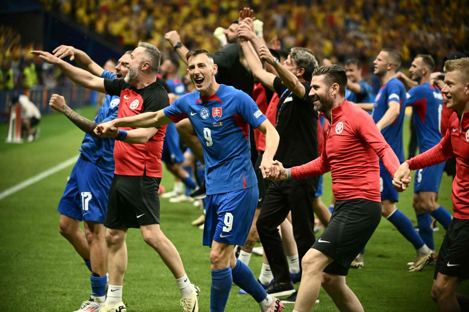 乌克兰队成功击败奥地利，晋级欧国杯半决赛的简单介绍