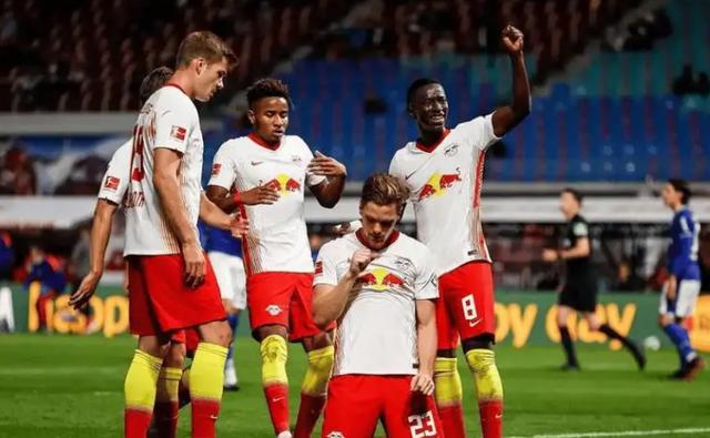 汉堡危机四伏，球队团结一心共度难关的简单介绍