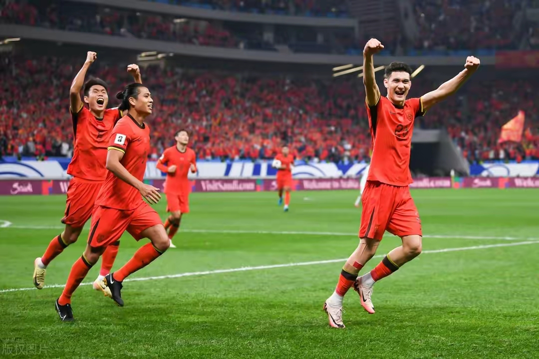 中式足球联赛开赛大热，观众热情高涨的简单介绍