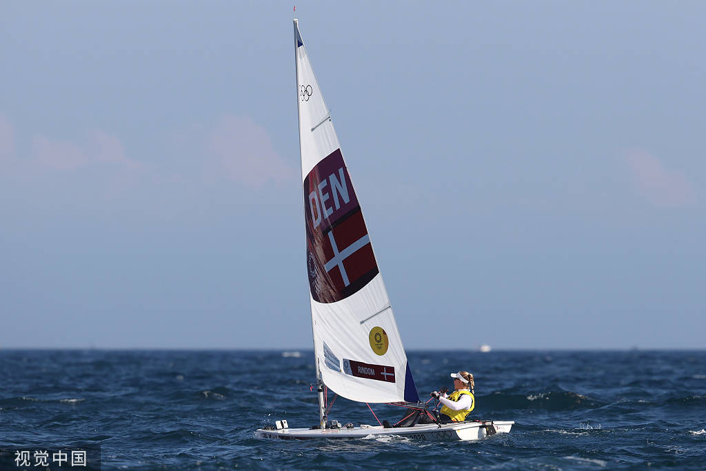 丹麦帆船选手登顶领奖台