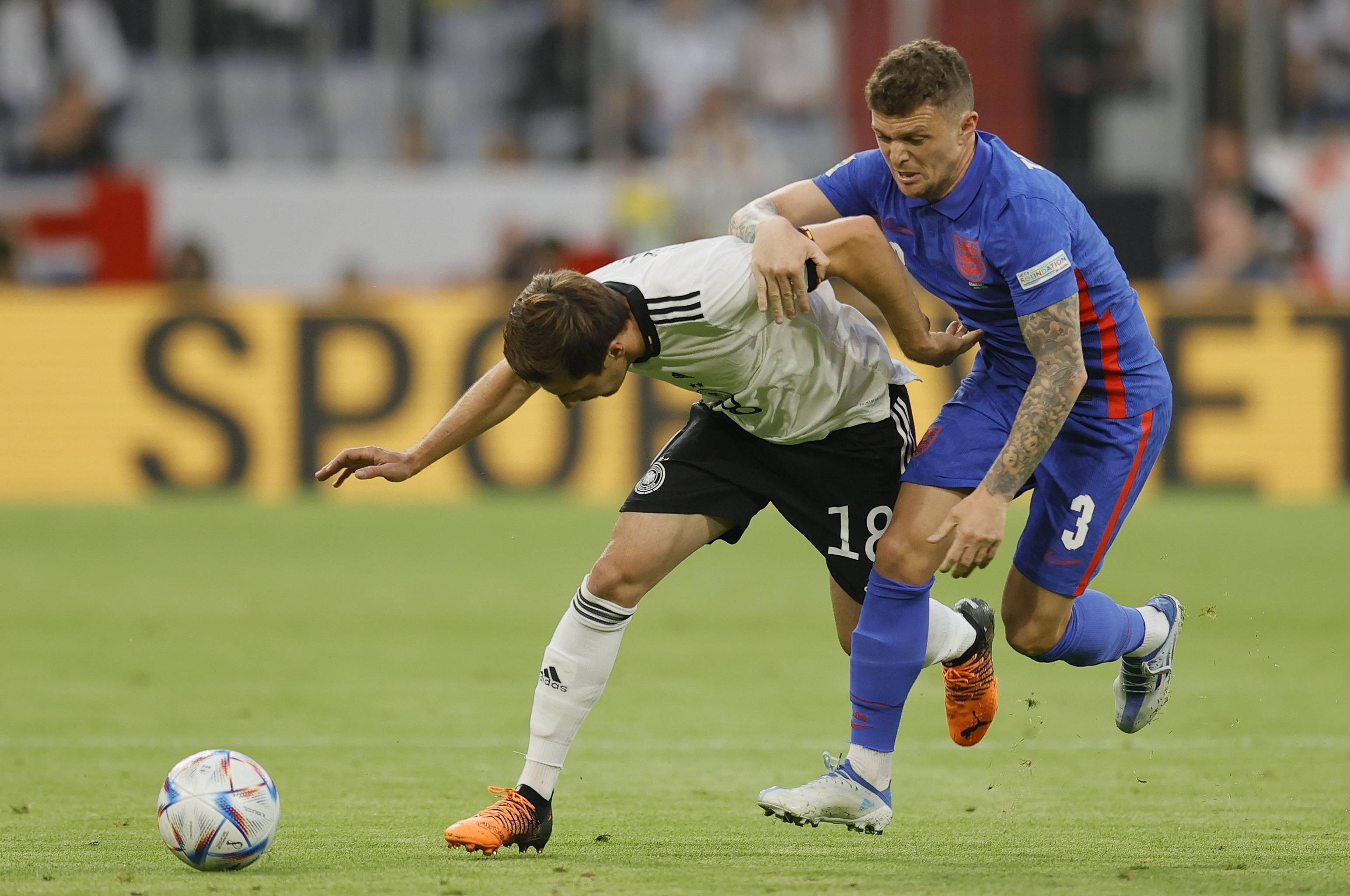 包含荷兰vs.爱尔兰：激烈对决让观众热血沸腾的词条