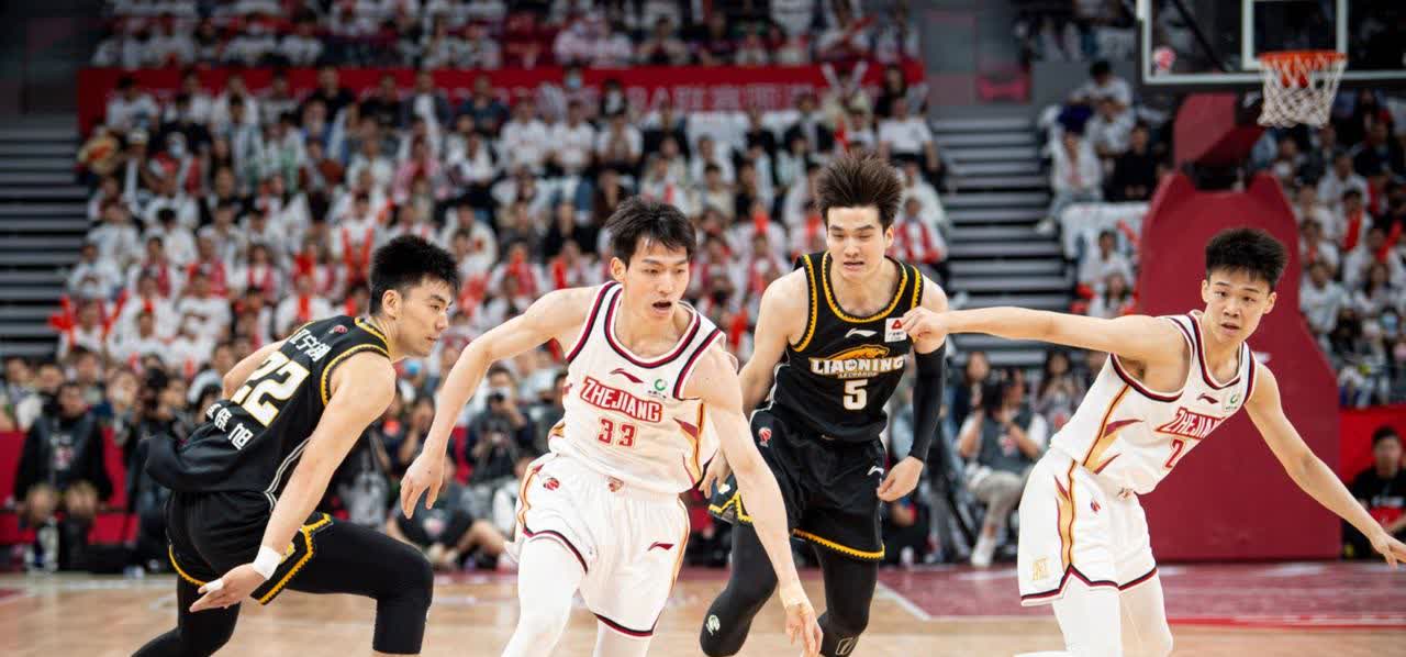 浙江队与对手抗衡，成功逆袭