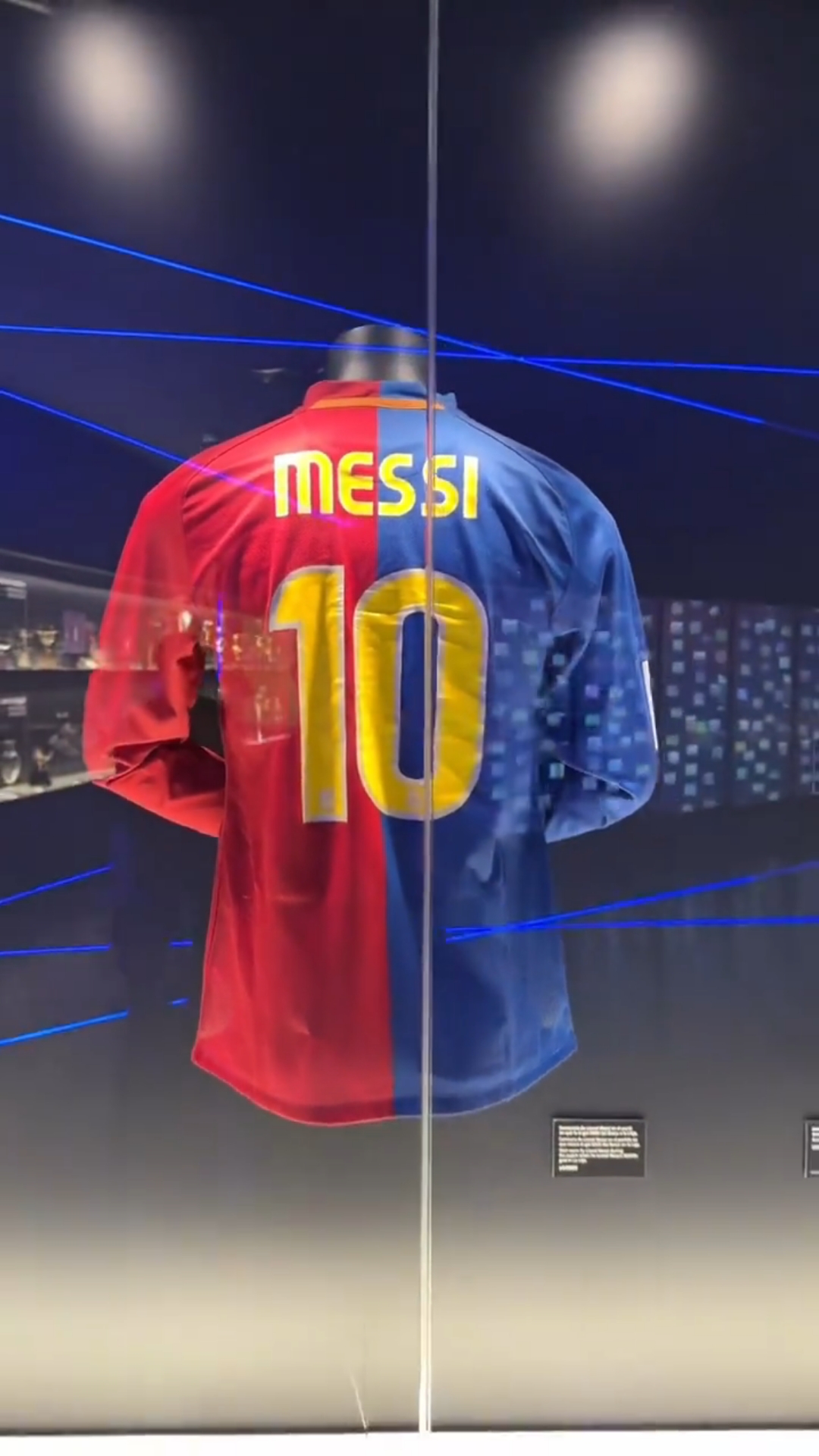 梅西领军巴黎，欧冠赛场壮志凌云