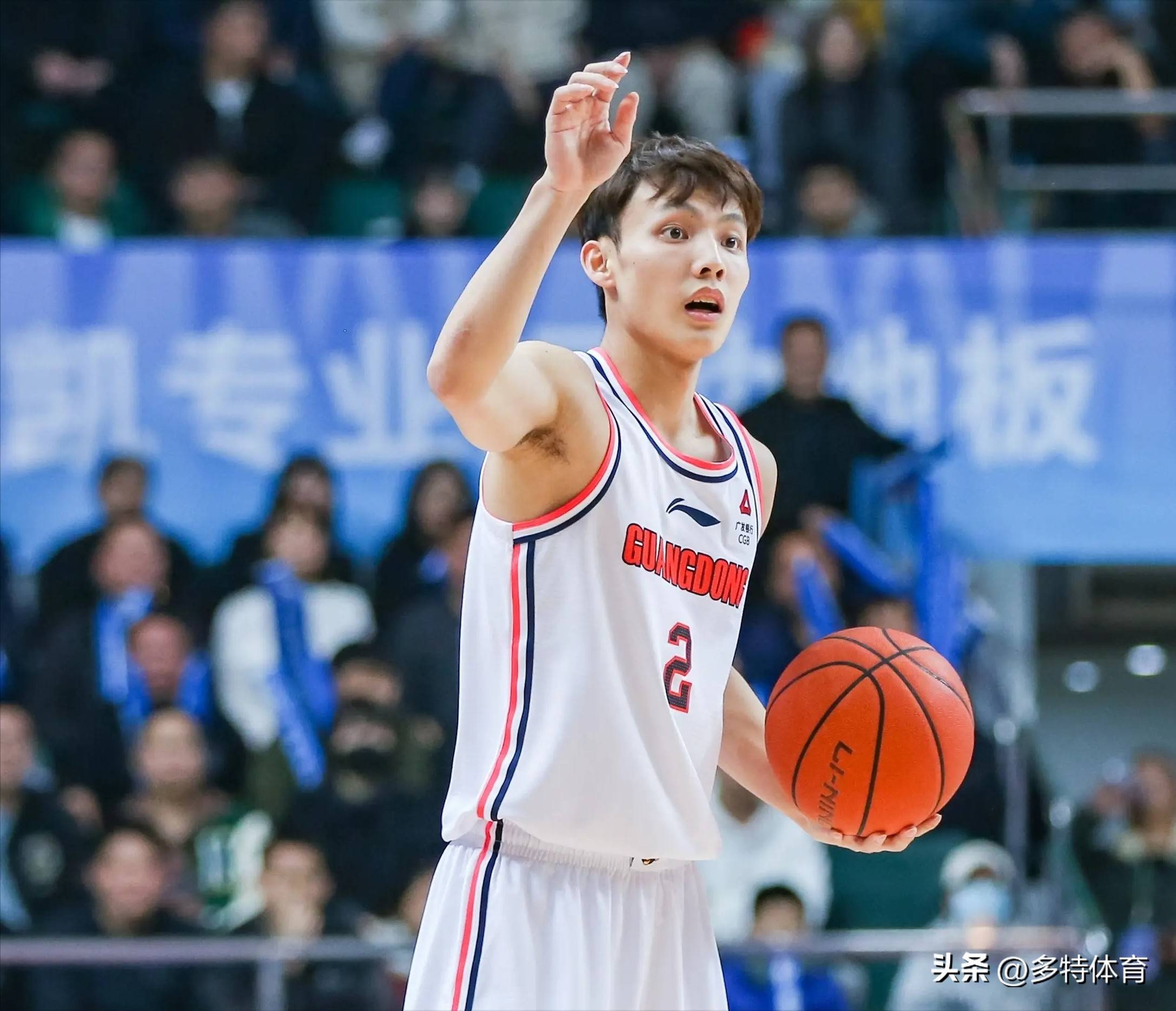 世界篮球顶级联赛再掀风潮，球员实力悍然