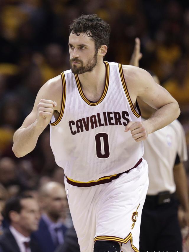 包含骑士年轻前锋砍下生涯新高分的词条