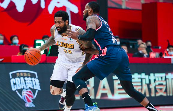 德甲劲旅传统中锋恢复健康，重返赛场