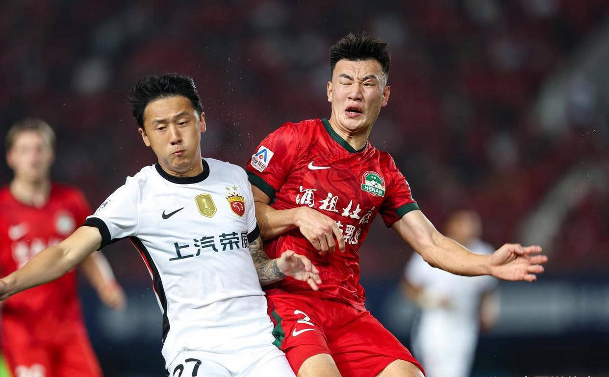 国安客场大胜上港，霸气表现稳居榜首