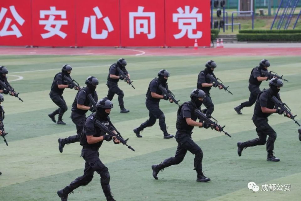 福州一方队迎接热身赛，决战比赛