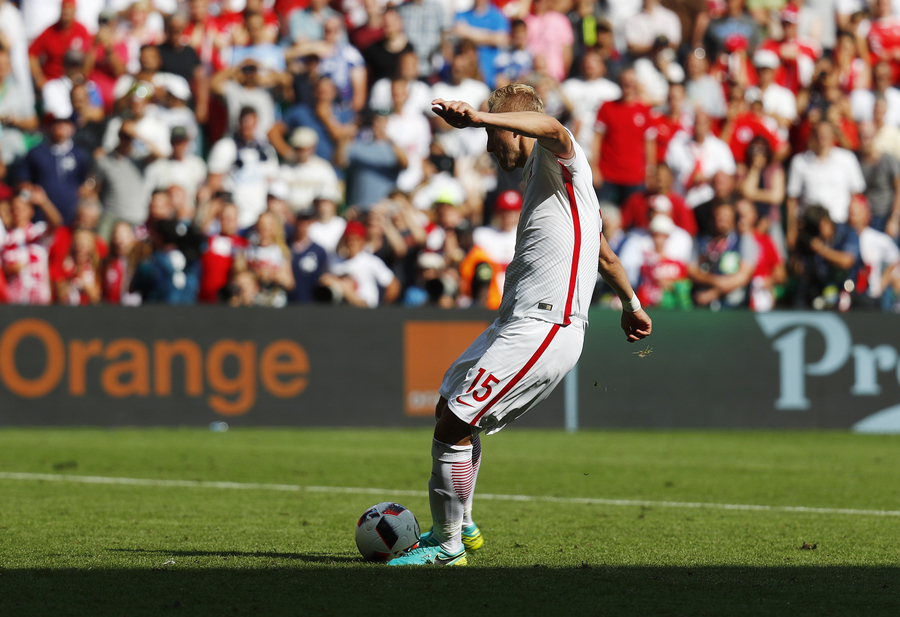 波兰队不敌瑞士遗憾告别赛场