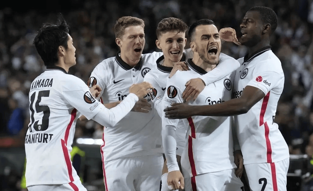 弗赖堡老板开展球队粉丝见面会