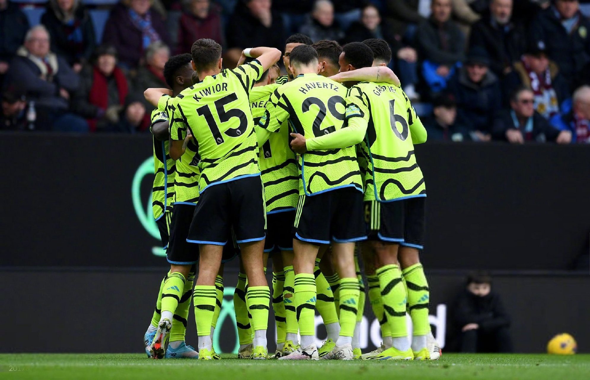 阿森纳主场战胜伯恩利，打破连败劫