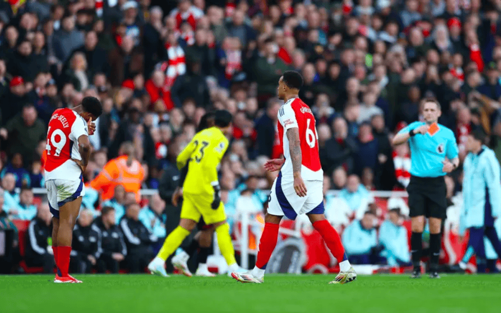 阿森纳主场战胜伯恩利，打破连败劫