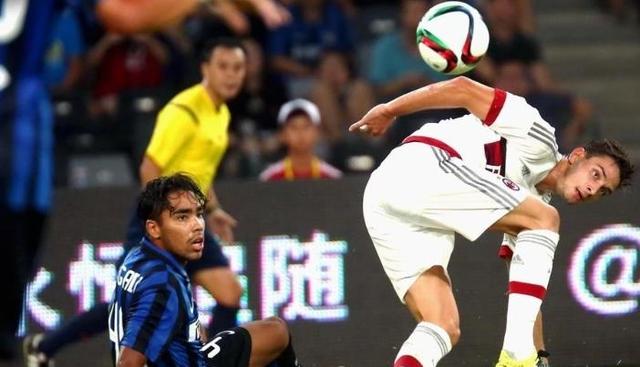 关于球员的出色表现引发球迷热议的信息