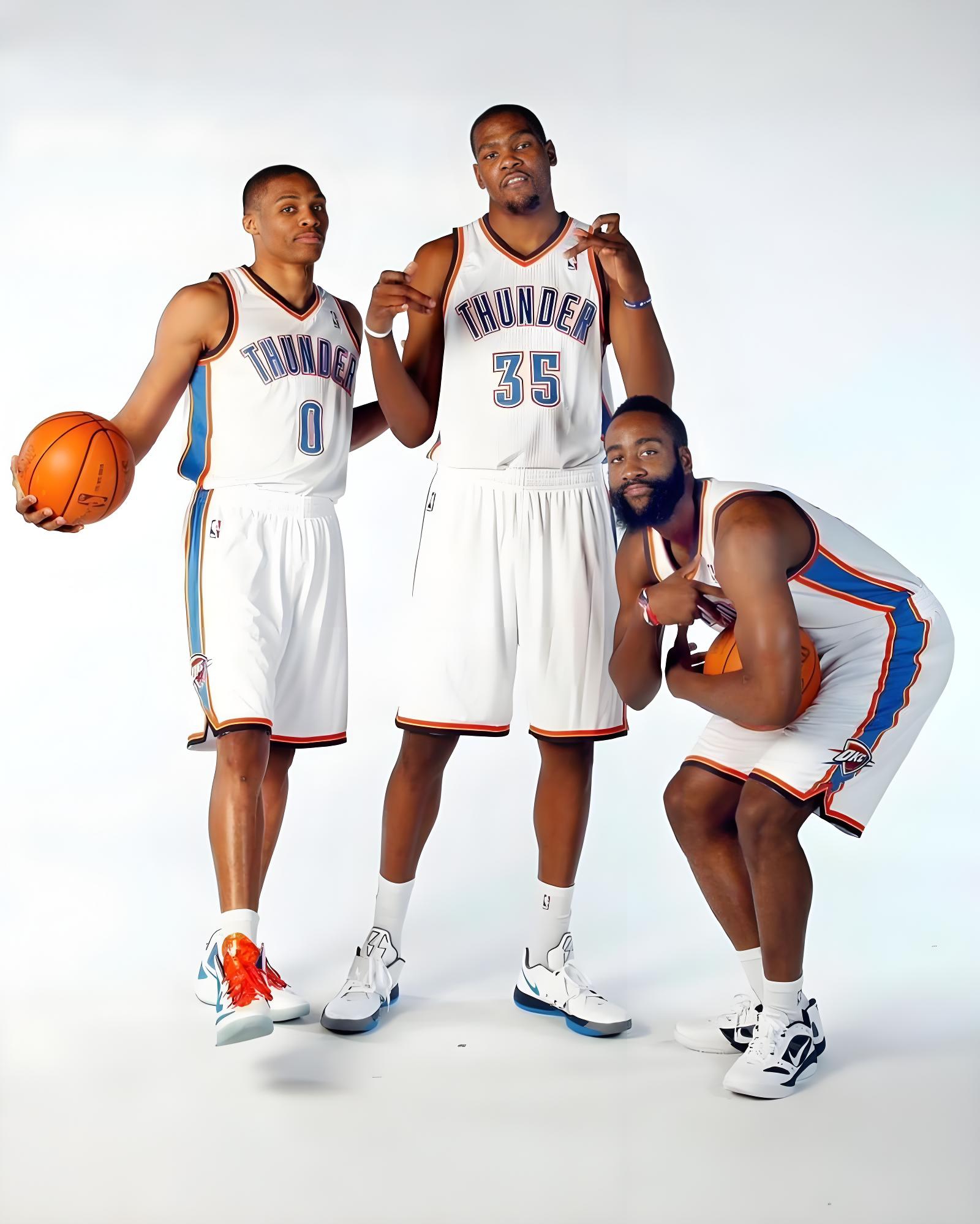 猛龙客场胜哈登领衔火箭，全队团结拼搏