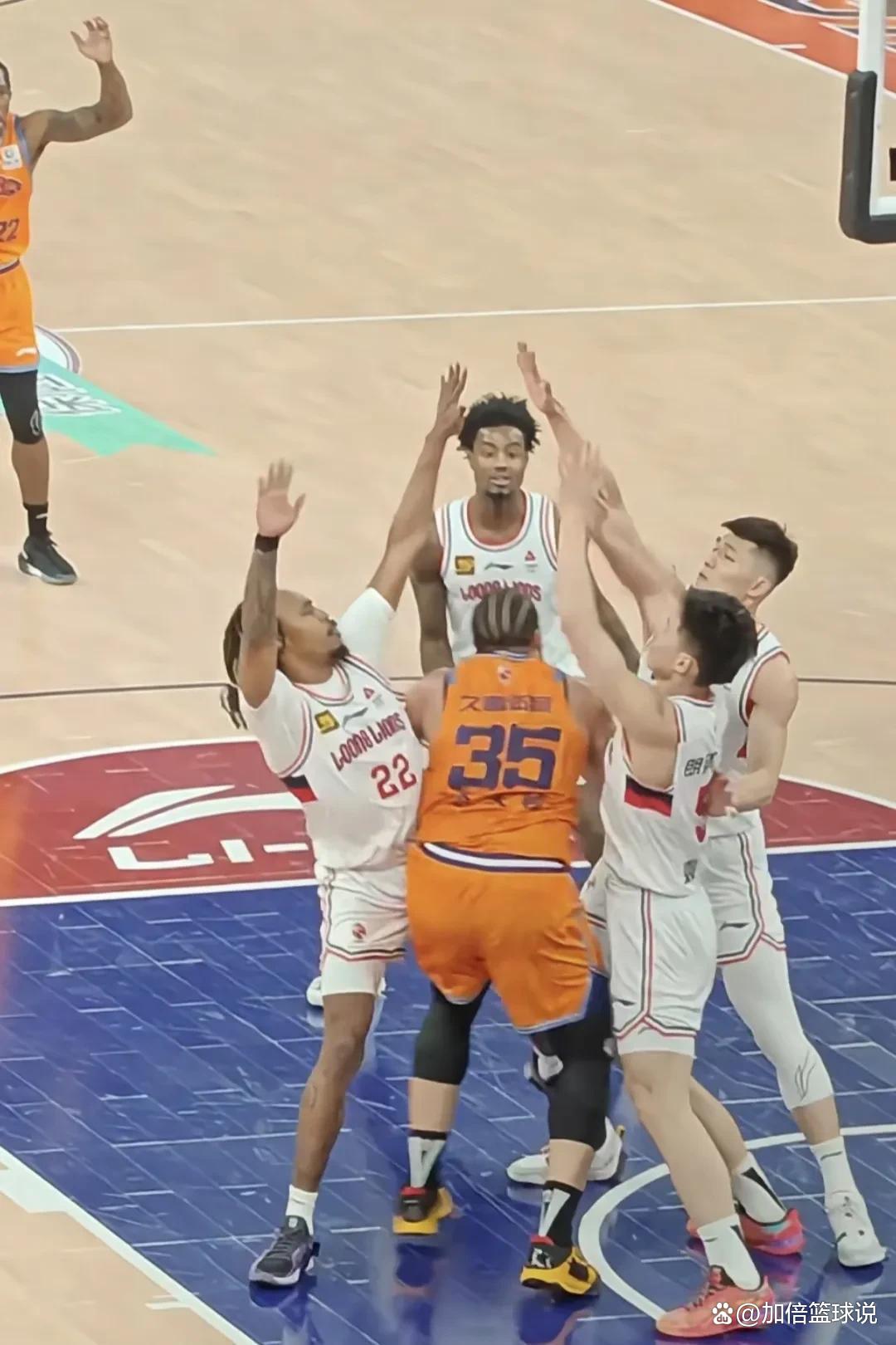 广西男篮赢下比赛，实力超群