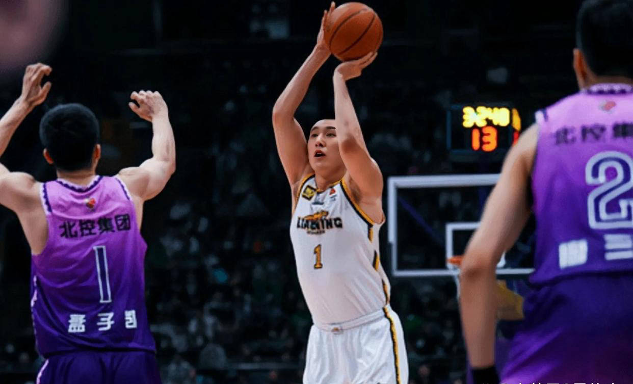 北京男篮实力护航，轻松战胜对手