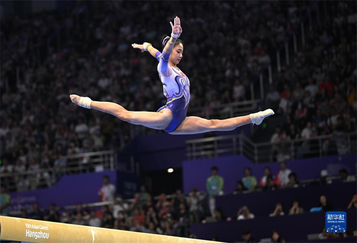 体操女子全能决赛中国选手摘金