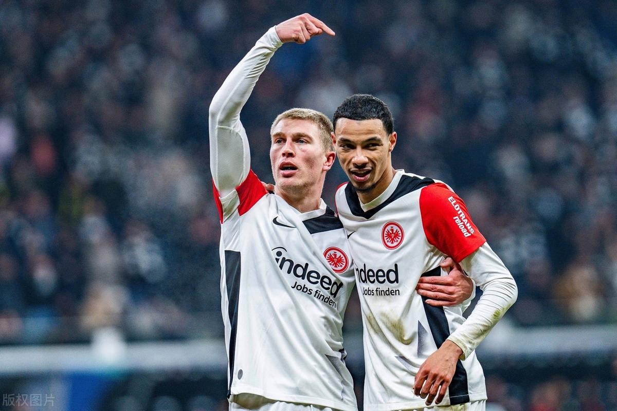 法兰克福面对霍芬海姆，主场作战备受关注期待取胜