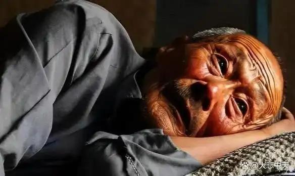 特立独行！加拿大后防线压迫，让对手束手无策