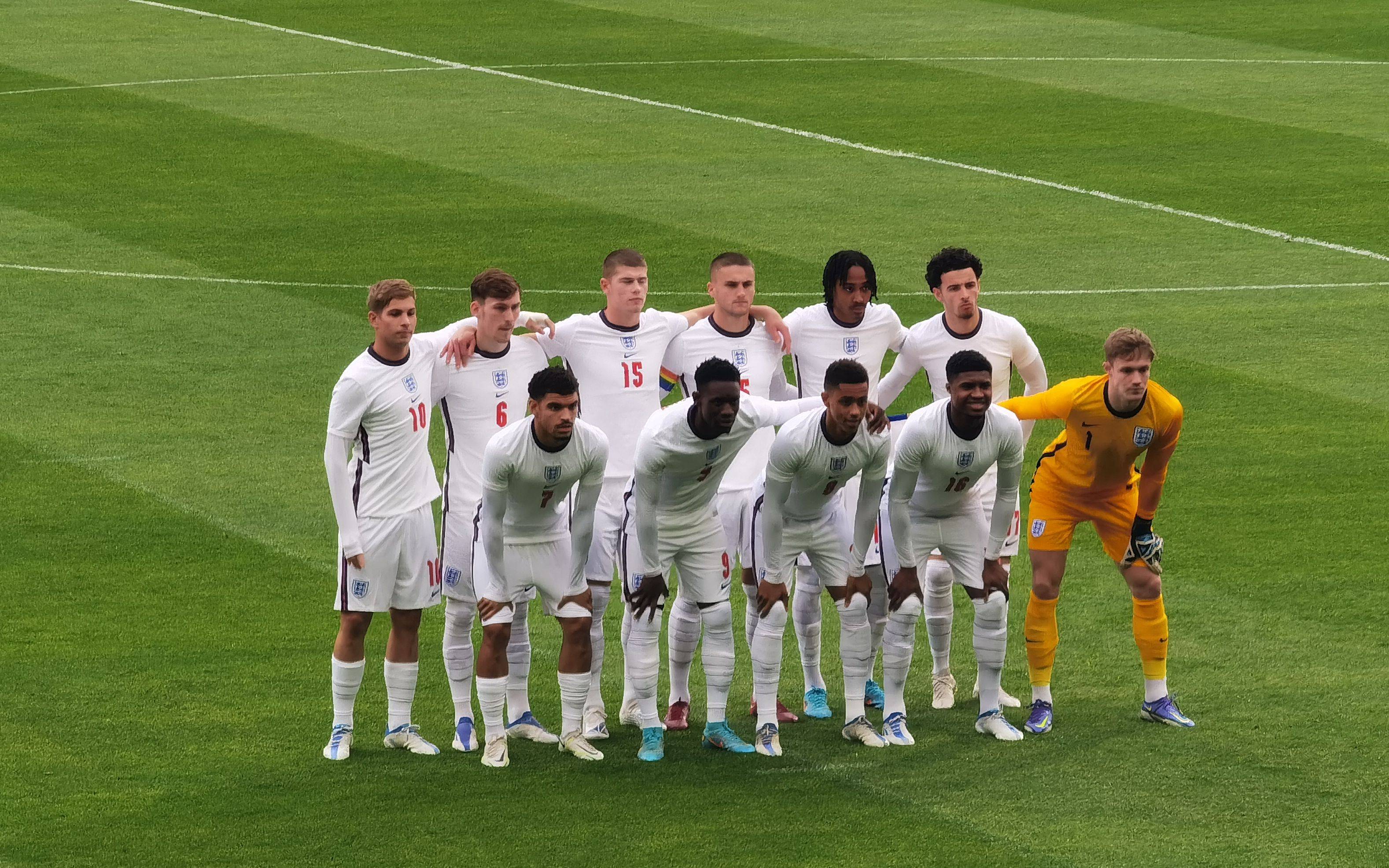 欧洲杯预选赛：球队实力逐渐显现，备战途中