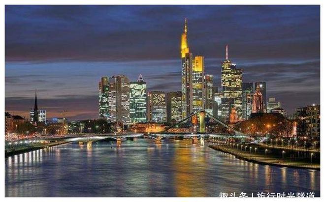 孟买足球队在场上展现出无与伦比的实力