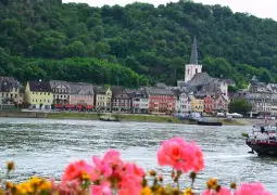 莱茵河谷战队遇困！球队实力遭质疑，未来何去何从？