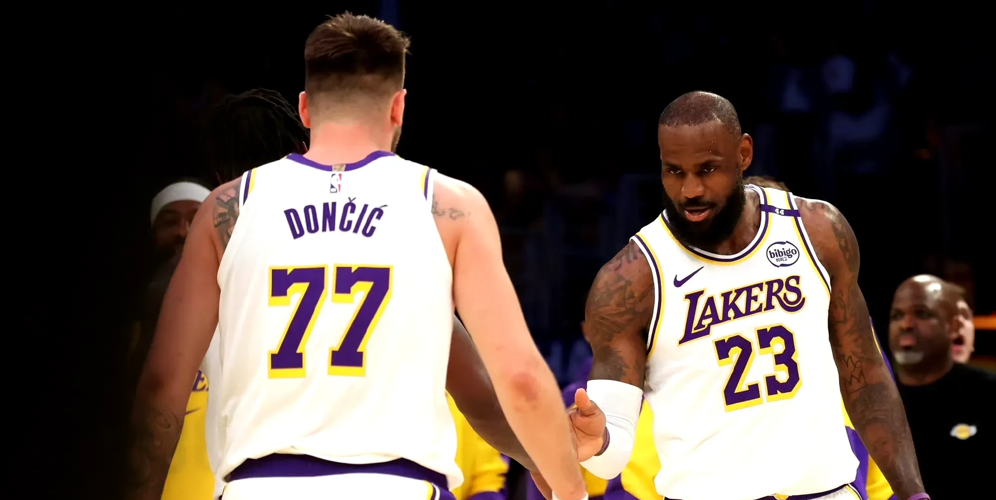 东部龙虎对决，凯尔特人胜湖人