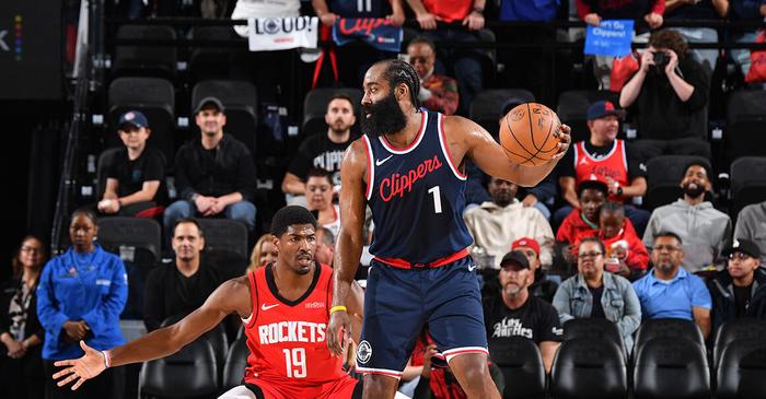 哈登独揽三双壮举，火箭轻取强敌