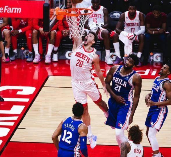 火箭队主力球员受伤令球迷大为担忧，未来赛局难料的简单介绍