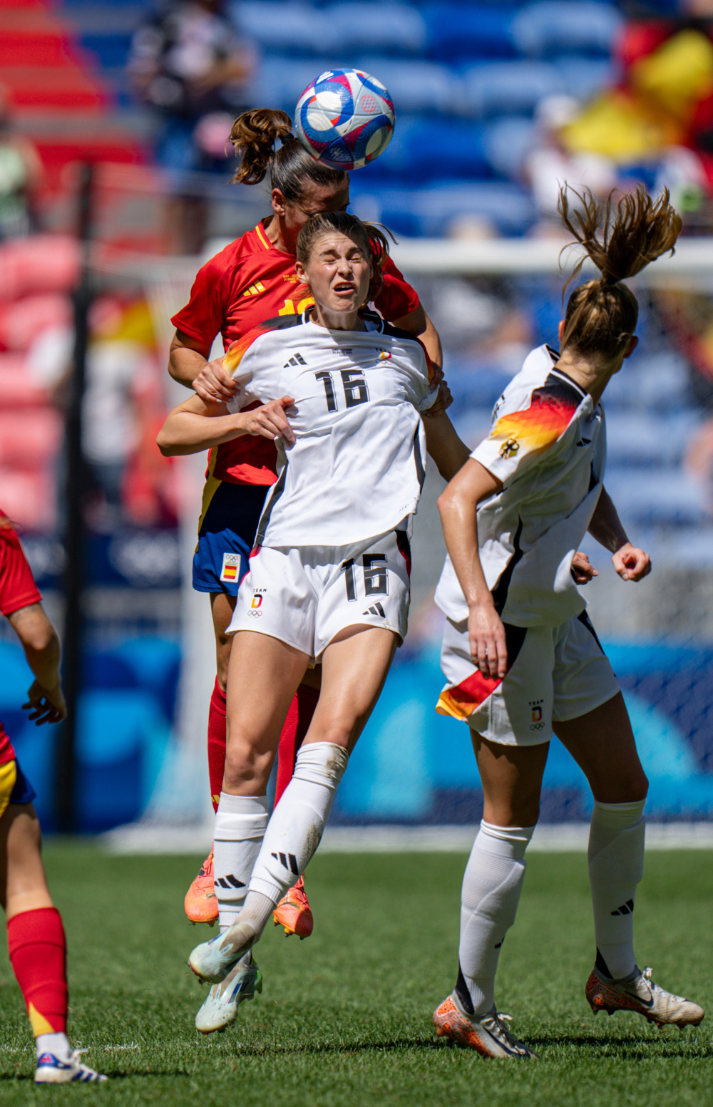 华沙莱兹格队在德国足球联赛上大获全胜