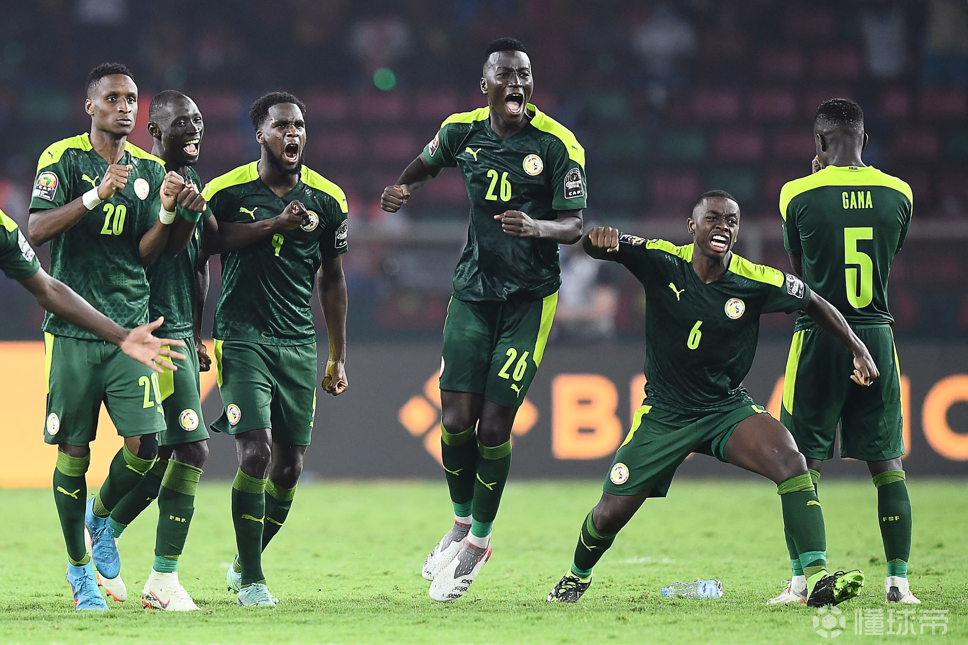 塞内加尔国家队球员集体出击，击败对手
