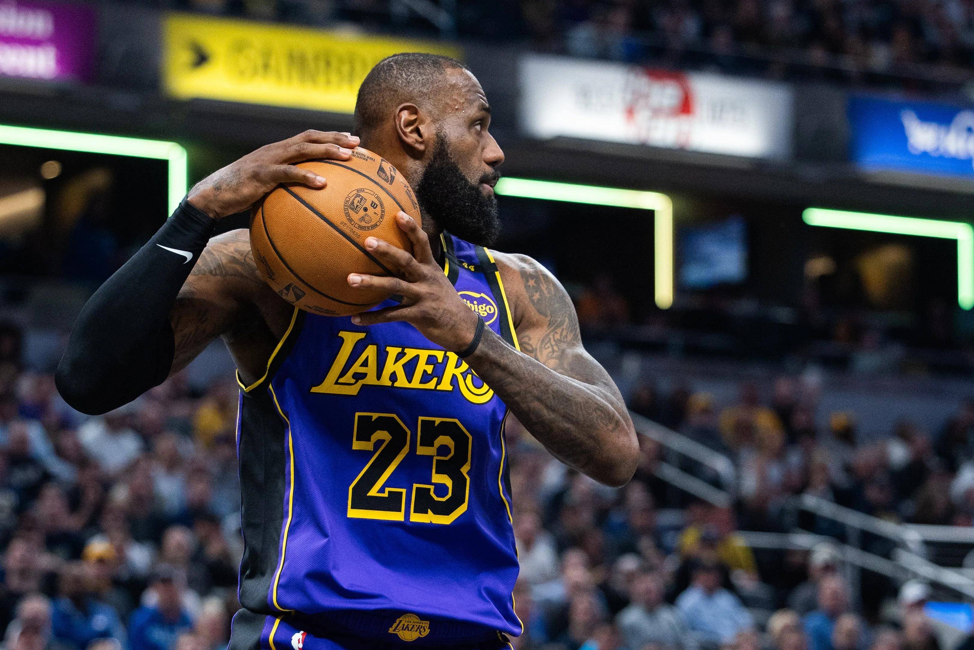 湖人防守端表现出色独得连胜