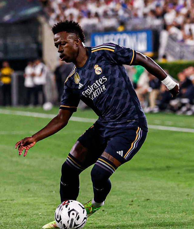 瓦伦西亚再次跌入低谷，抢救危机需尽快推进