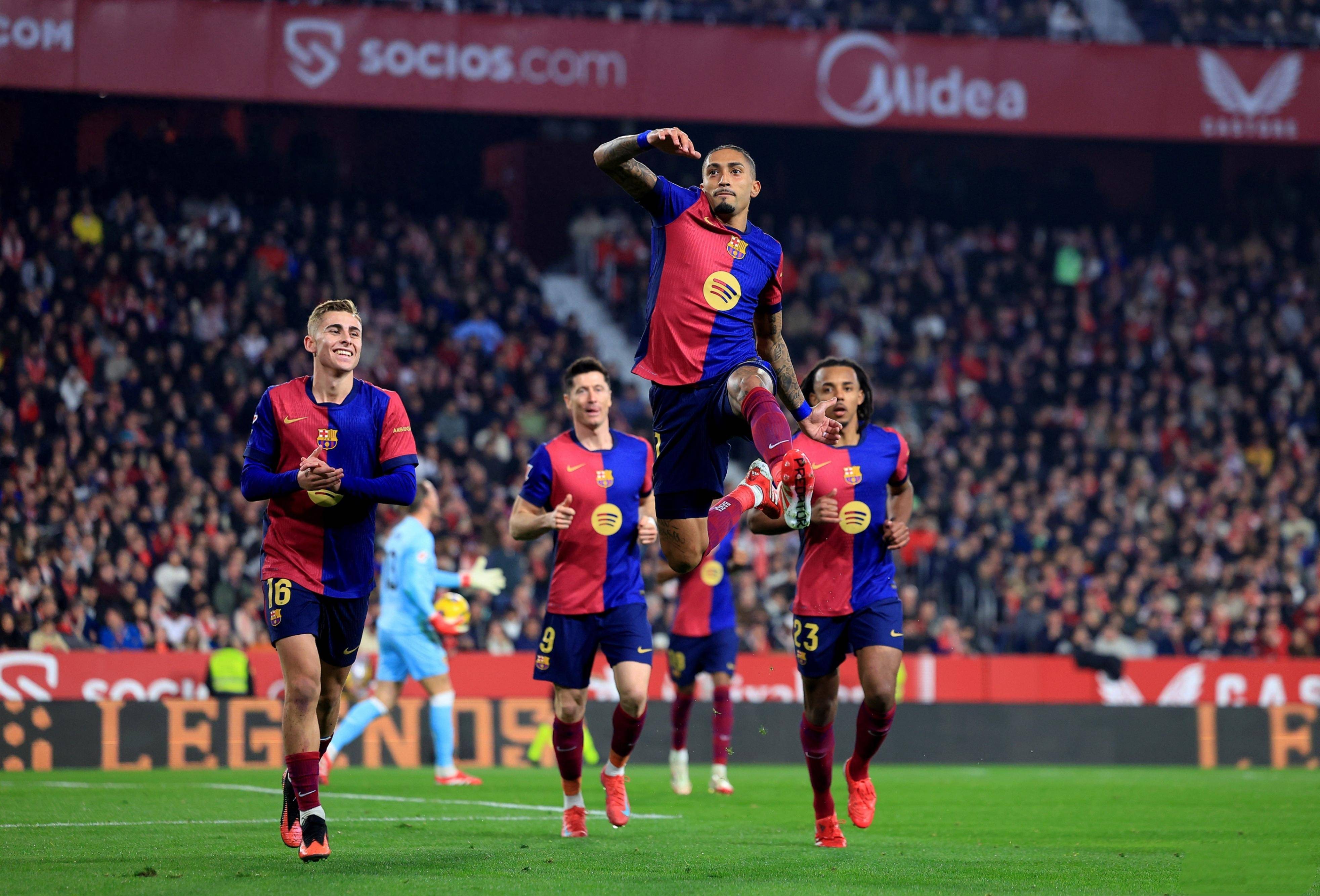 关于足球界焦点：转会市场疯狂引爆球迷热议的信息