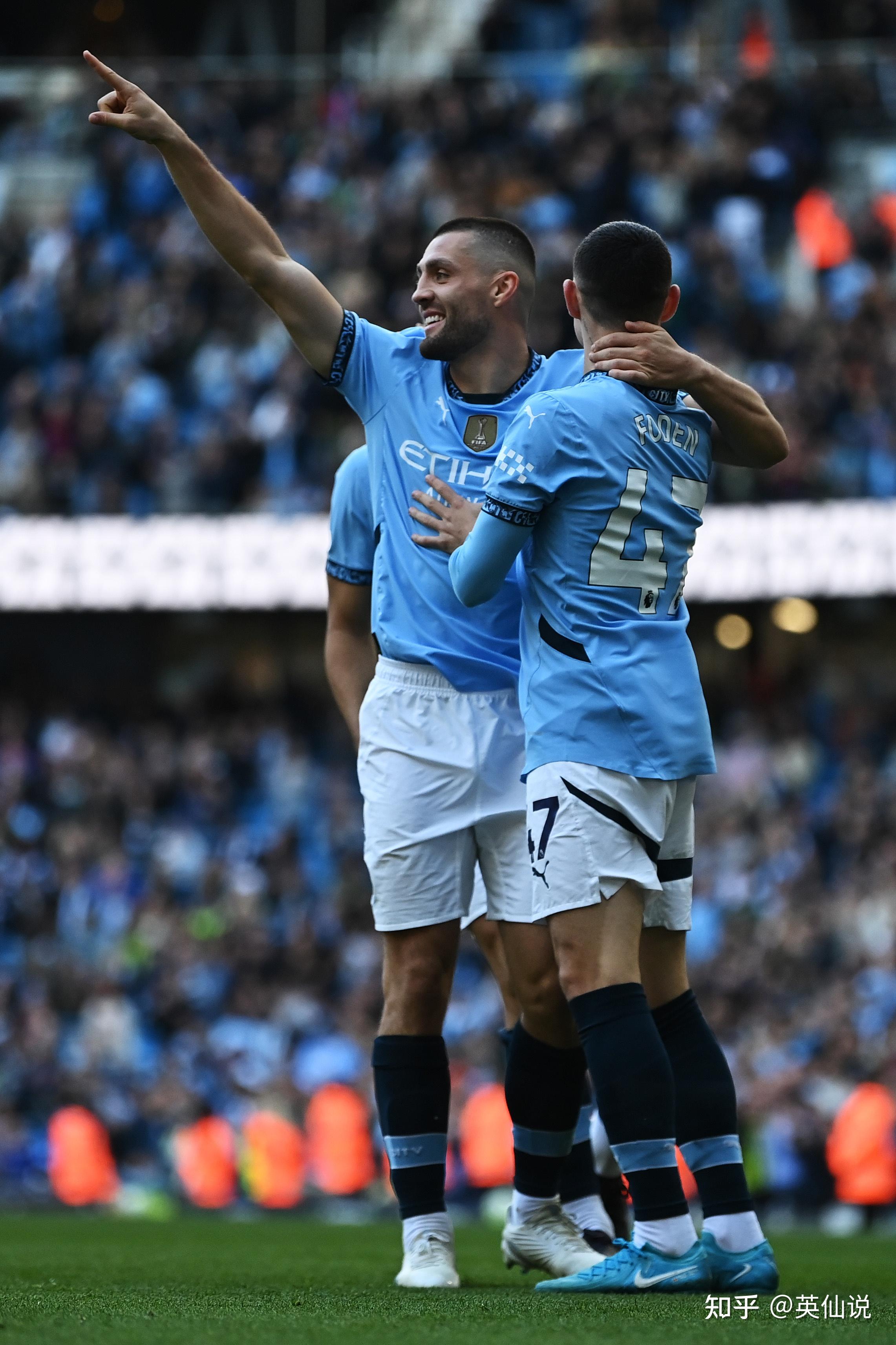 包含曼城凭借进攻射手大放异彩，击败对手保持不败的词条