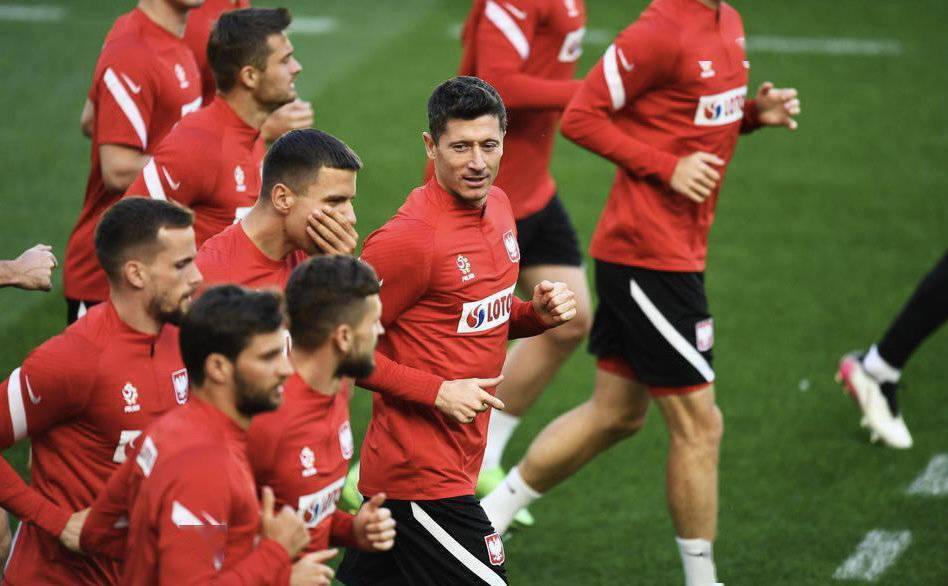 拼力抢分，场上你追我赶争夺领先