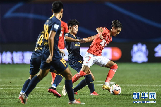 关于广州富力主场失利，教练宣布战术调整的信息