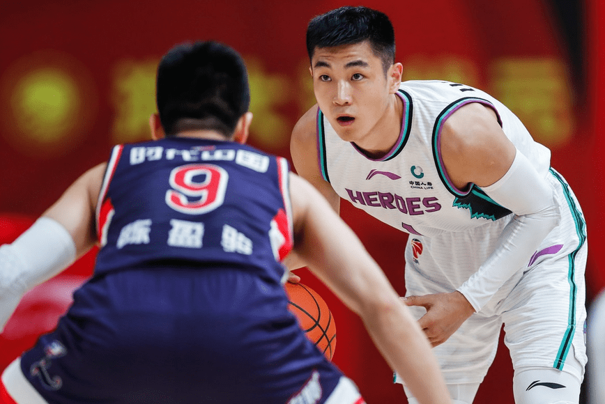 全队合力作战，共同努力取得胜利