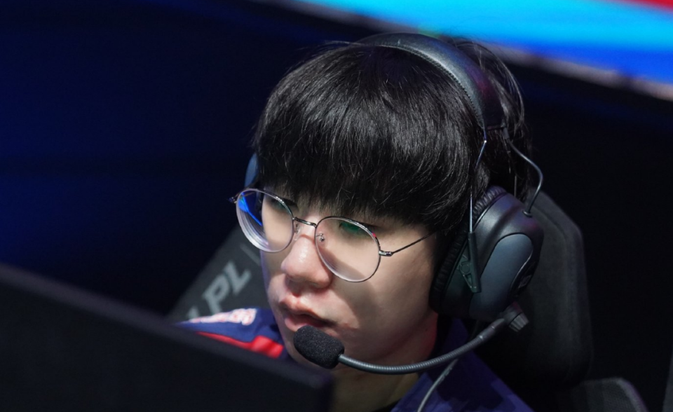 HKA险胜DRX，Ruler线上压制力十足宿命之战全球总决赛，技惊四座的简单介绍