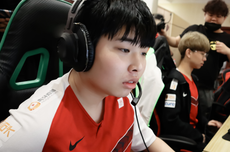 BLG轻取C9，Viper开启传奇时刻激烈交锋成都决赛之夜，成为赛场最大亮点