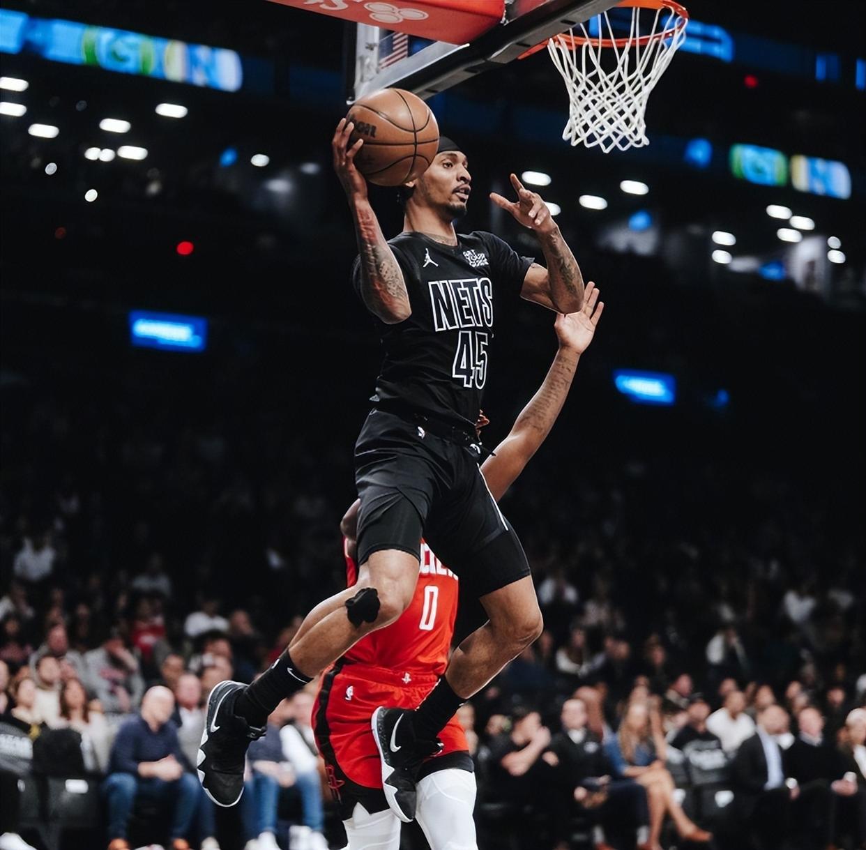 篮网队逆转勇士队，压哨三分绝杀