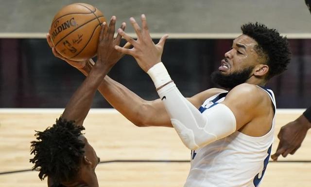 火箭队主力球员唐斯现身体弱恢复缓慢