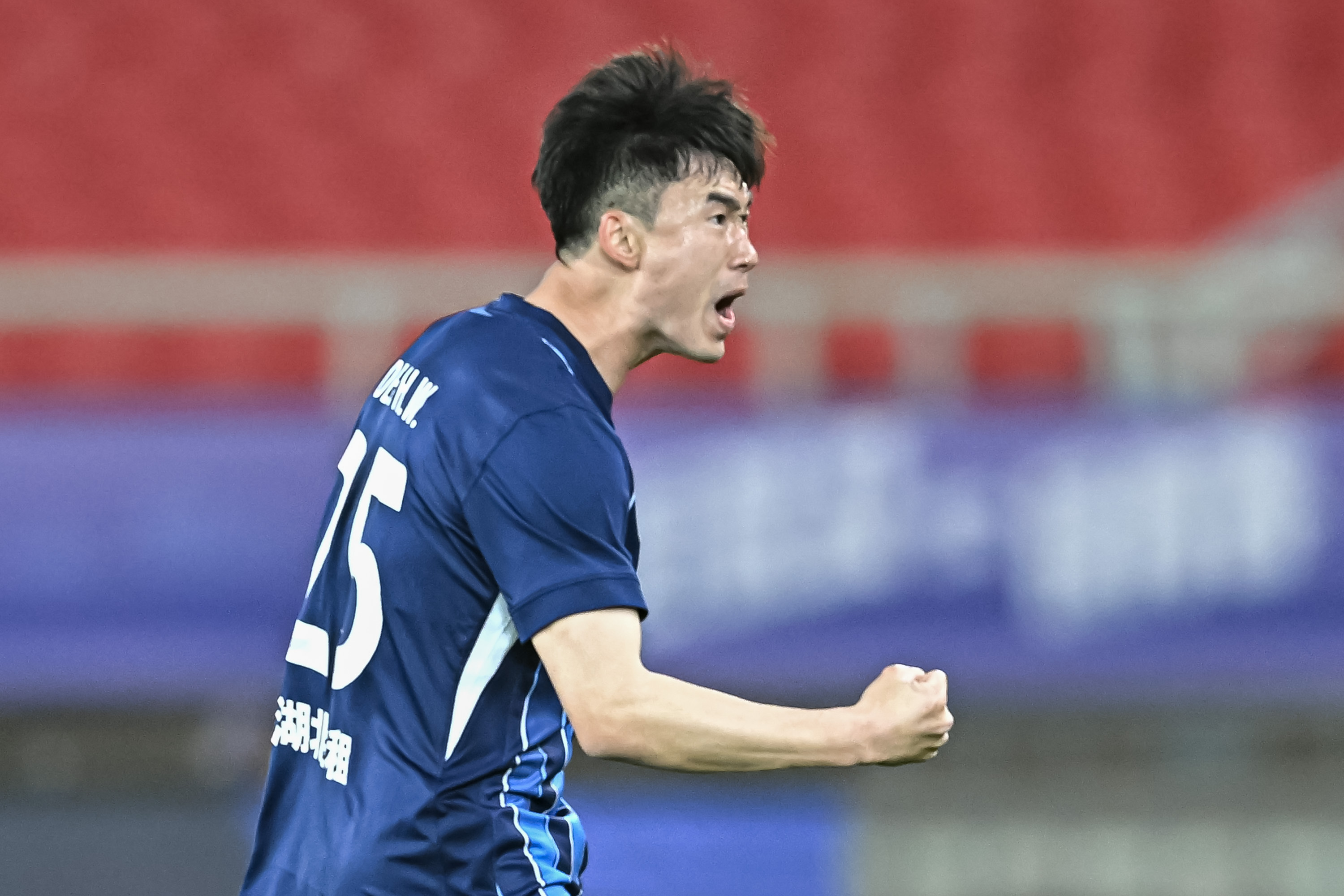 包含球队郁郁不得志，主帅痛心备战下赛季的词条