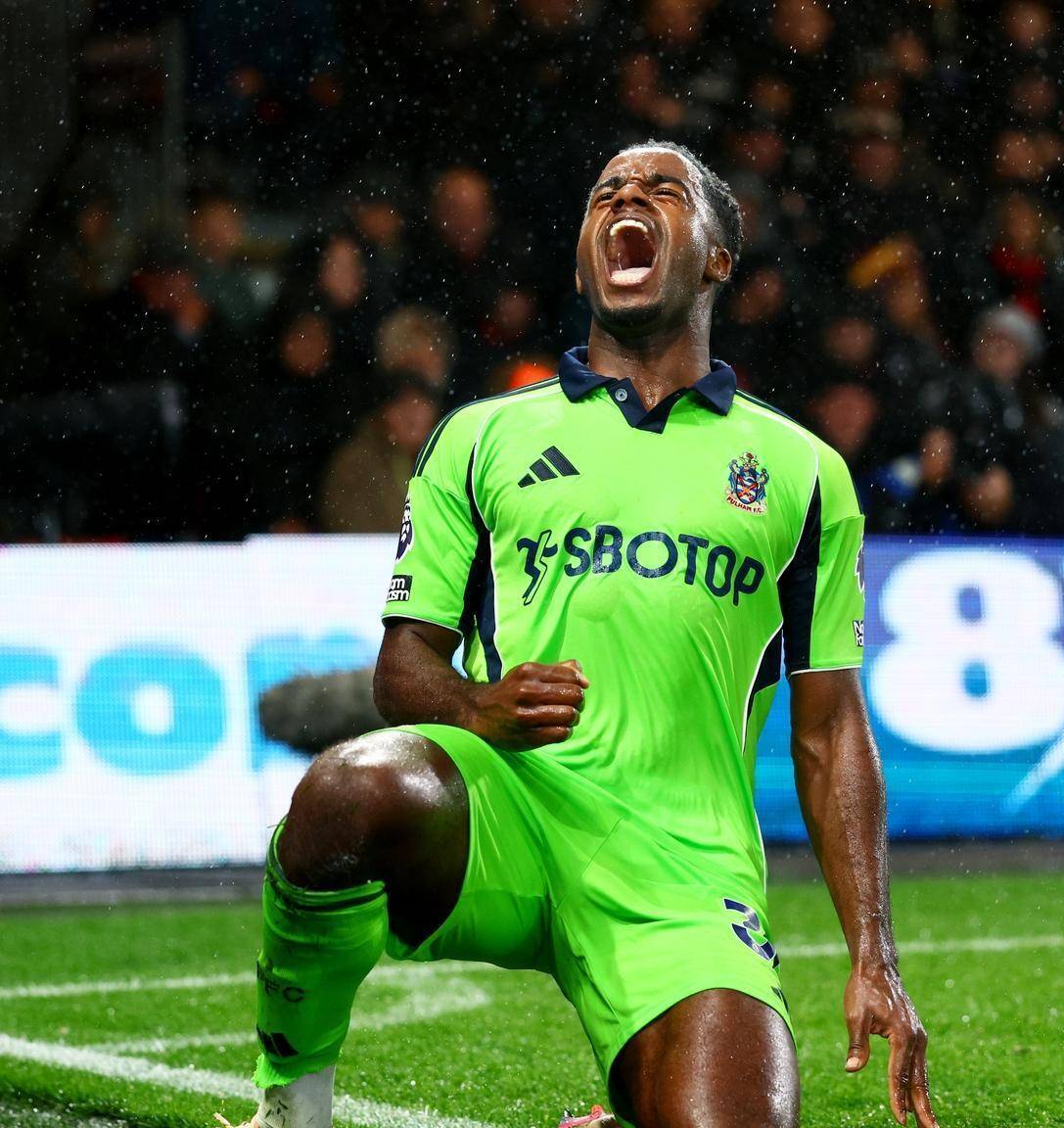 伯恩茅斯客场逼平，保持连胜