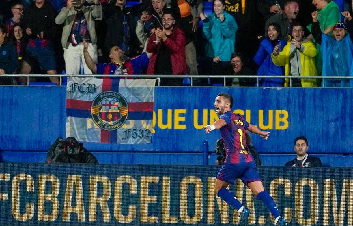 包含拜仁险胜法国，阿尔瓦雷斯点燃赛场的词条